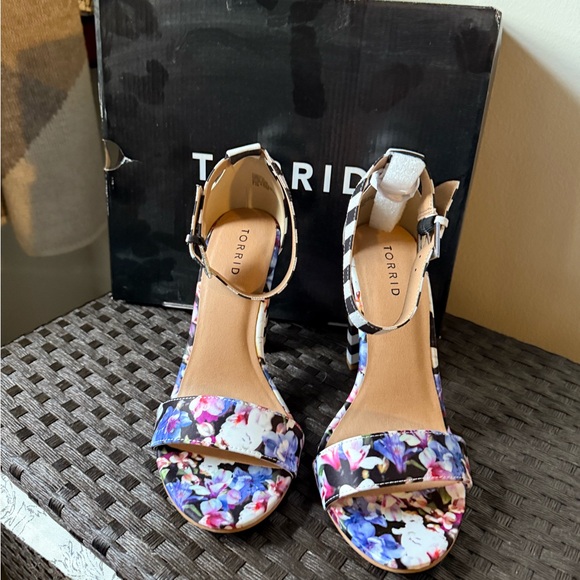 Torrid Women's Multicolor Floral Heels - Picture 1 of 4